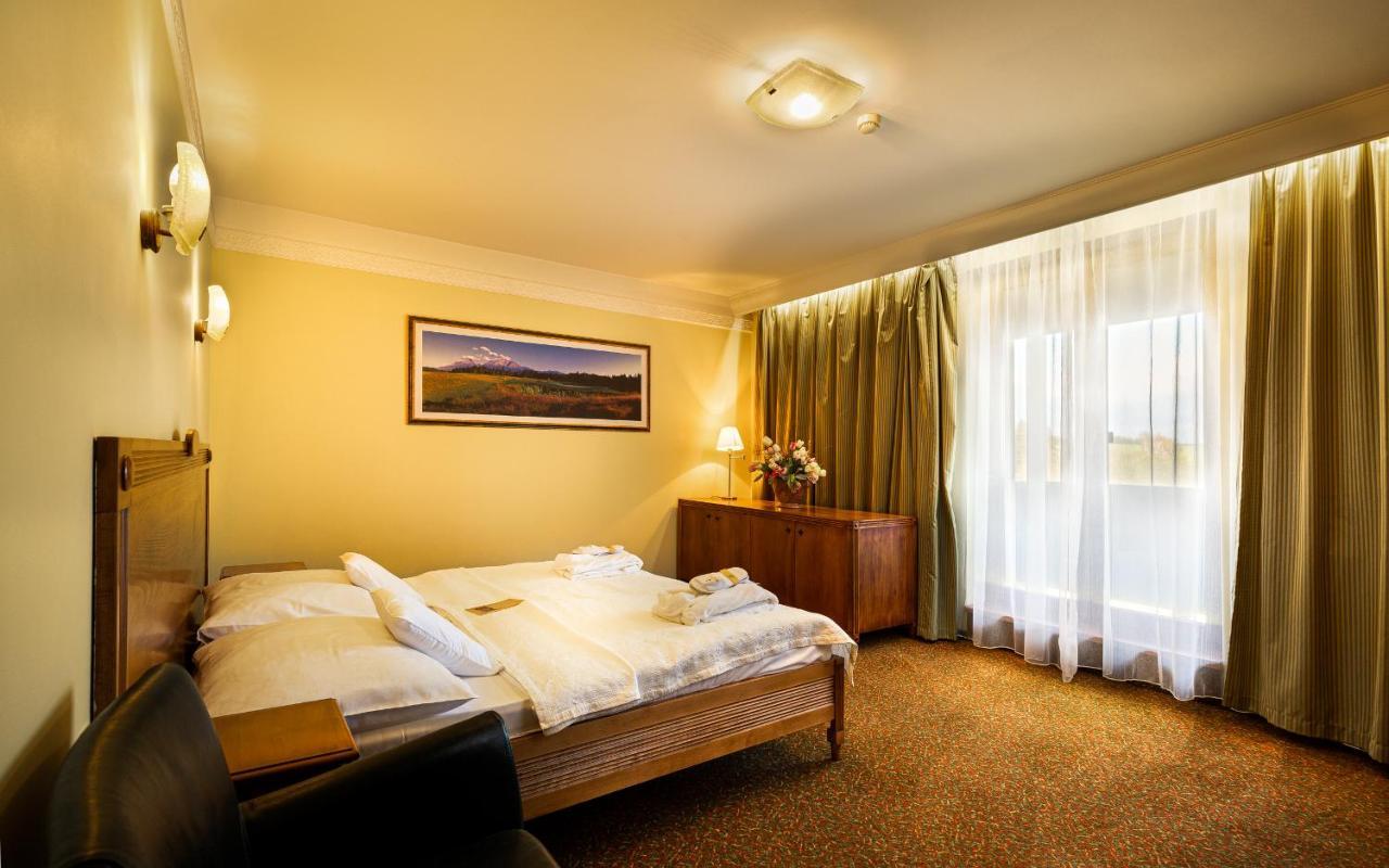 Hotel International Vel'ka Lomnica Ngoại thất bức ảnh