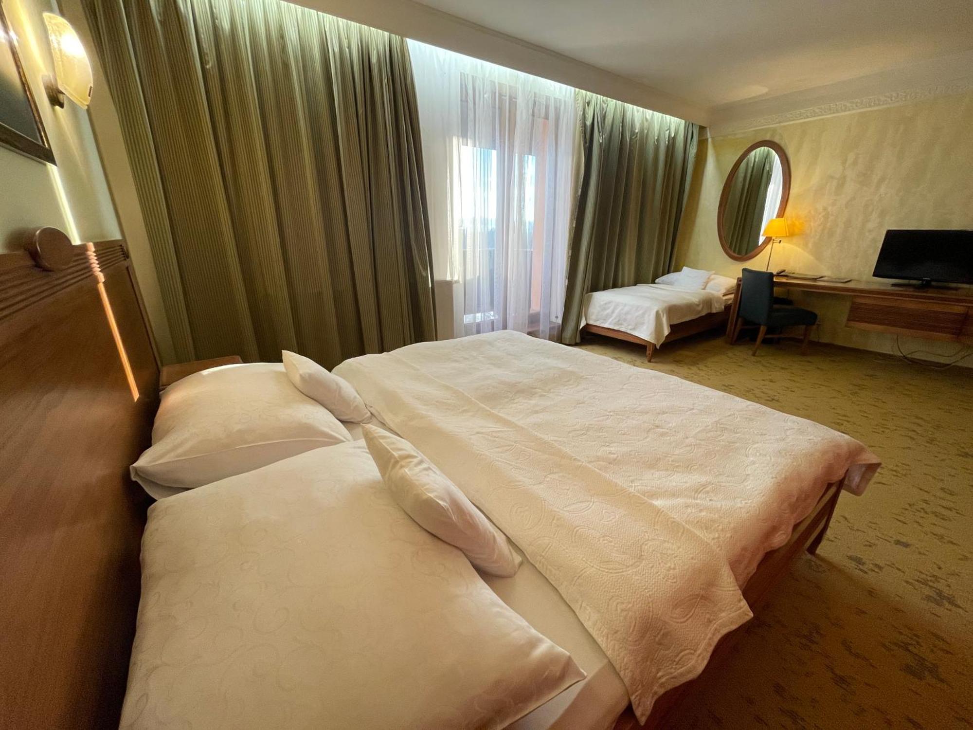 Hotel International Vel'ka Lomnica Ngoại thất bức ảnh