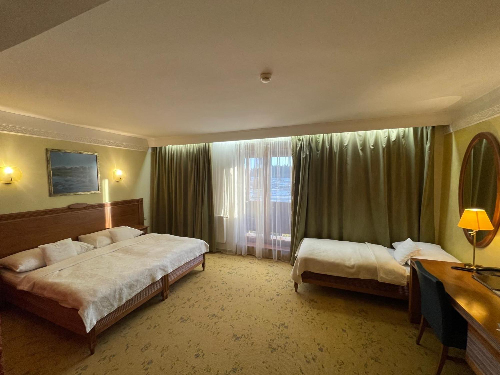 Hotel International Vel'ka Lomnica Ngoại thất bức ảnh