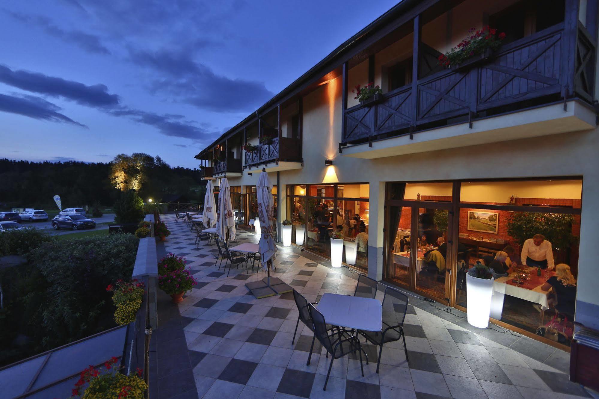 Hotel International Vel'ka Lomnica Ngoại thất bức ảnh